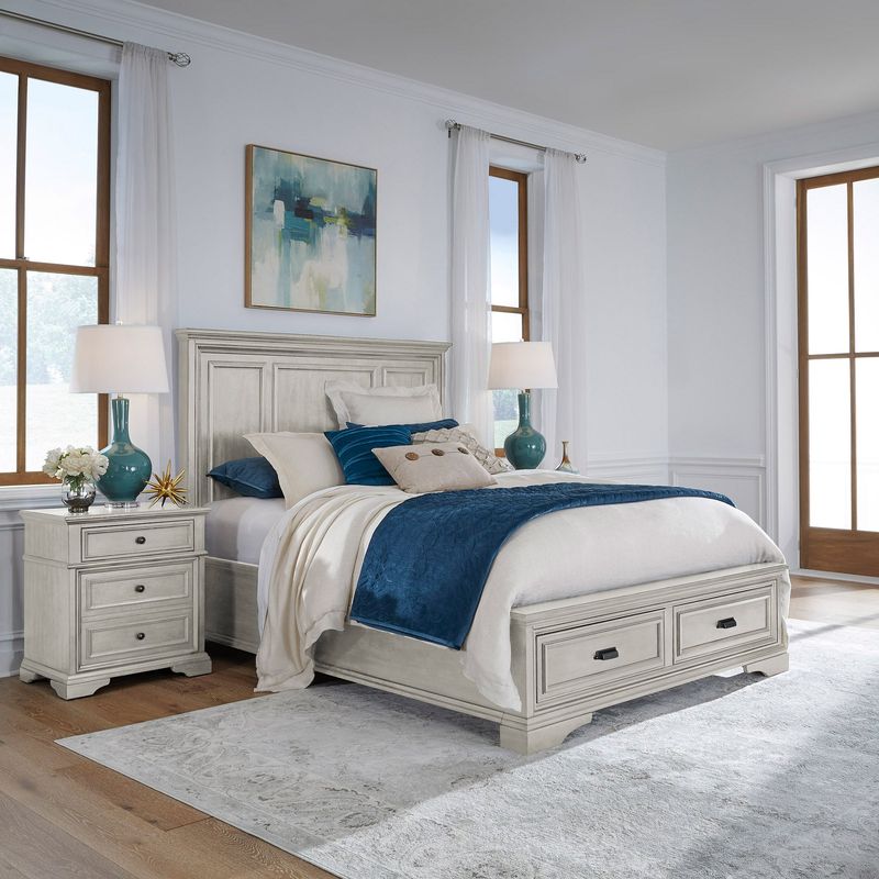 Universal Broadmoore Jayla Queen Bed