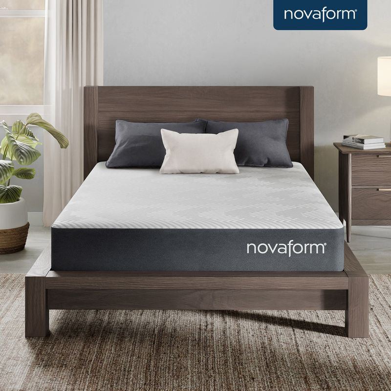 Novaform Dreamaway 8¨ Memory Foam Full Mattress