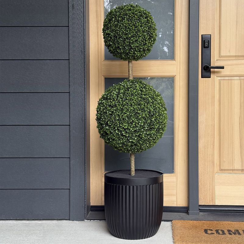 C.g. Hunter Faux 47¨ Boxwood Double Ball Topiary