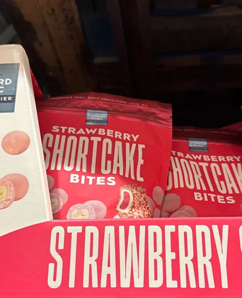 Edward Marc Strawberry Shortcake Bites 1.25lbs