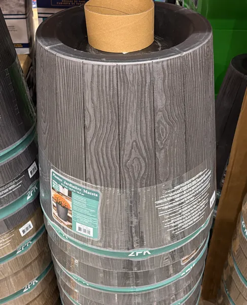 Round Wood-Look Resin Planter 2pk 16.5¨ Diameter