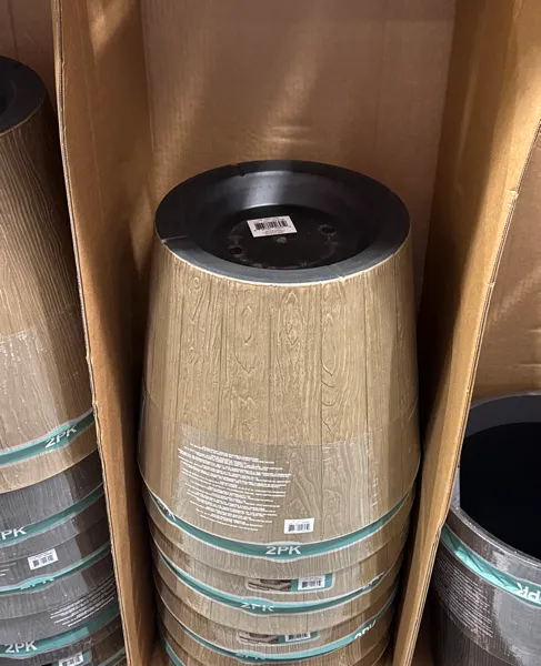 Round Wood-Look Resin Planter 2pk 16.5¨ Diameter