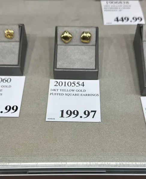 14kt Yellow Gold Puffed Square Earrings 4/09/26