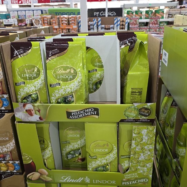 Lindor Pistachio Truffle 21.2 oz (1.32lbs)