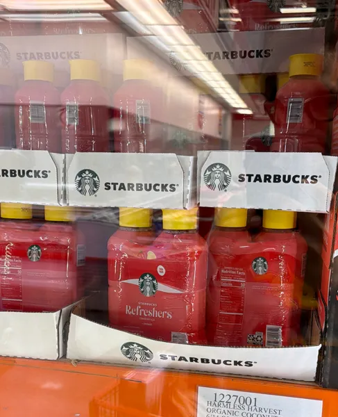 Starbucks Refresher Strawbry Acai Lemonade 2/40 oz