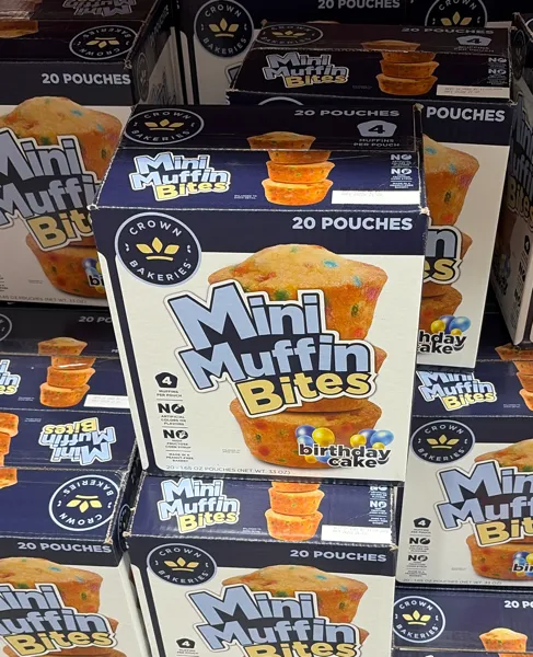 Crown Birthday Cake Muffins 20 ct (2.07lbs)